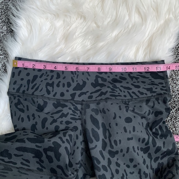 LULULEMON Wunder Under Crop Leggings size 6 - Picture 8 of 11